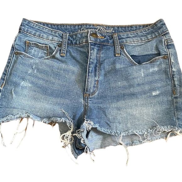 Universal Thread Distresses mid rise jean shorts size 7/28r - Picture 1 of 8
